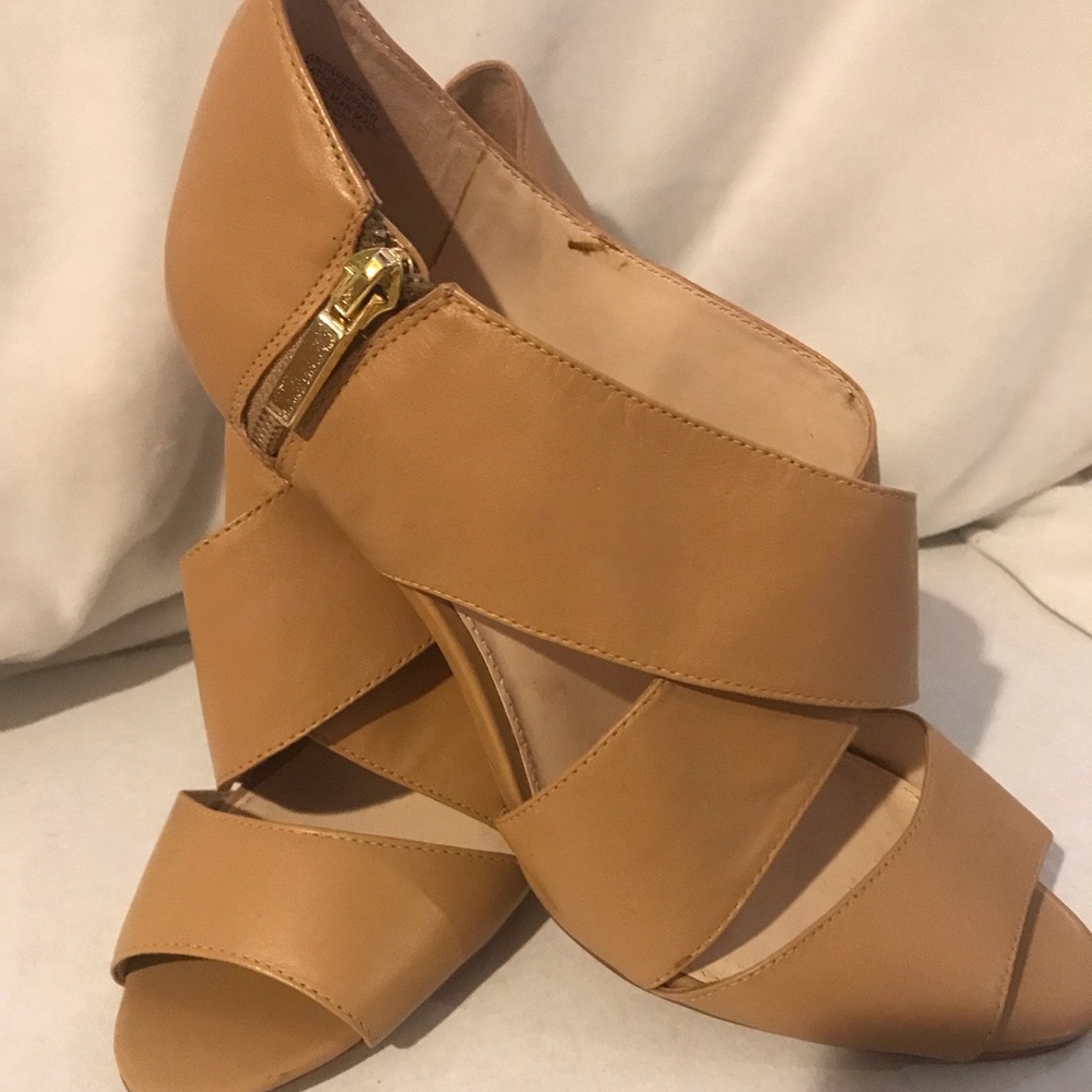 Tan Stilettos Leather heels ,excellent condition, side zipper, size 8